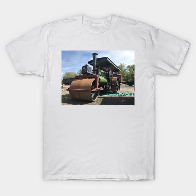 vintage steam traction engine T-Shirt by acolename1